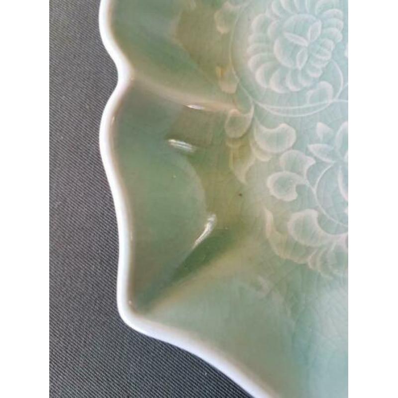 Mooie schaal van celadon.