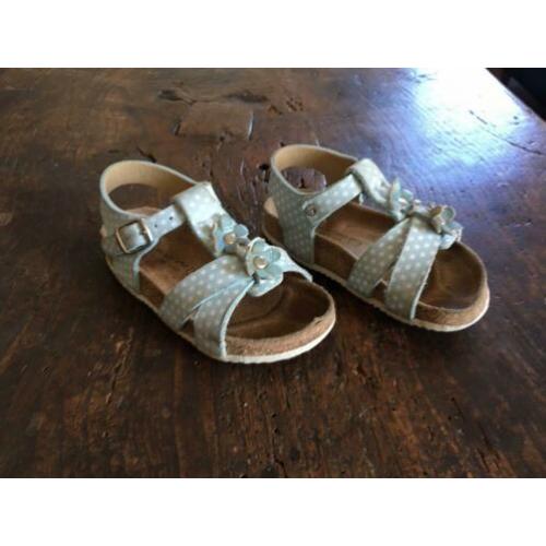 Lichtblauwe sandaaltjes maat 24
