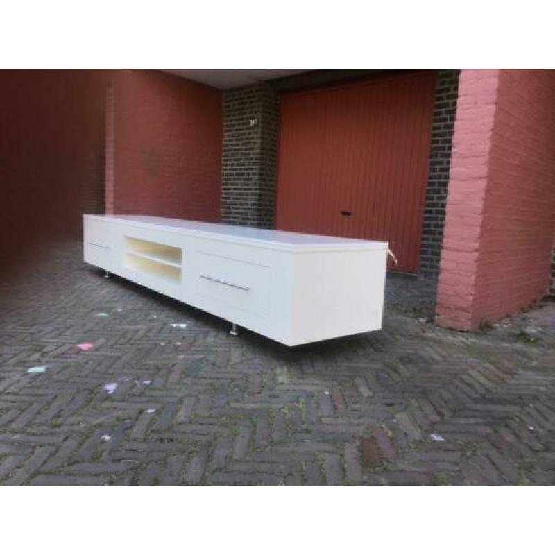 Exclusive handgemaakte tv meubel 301cm breed