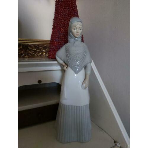 Beeld Spaans Miquel Requena non 31 cm hoog onbeschadigd