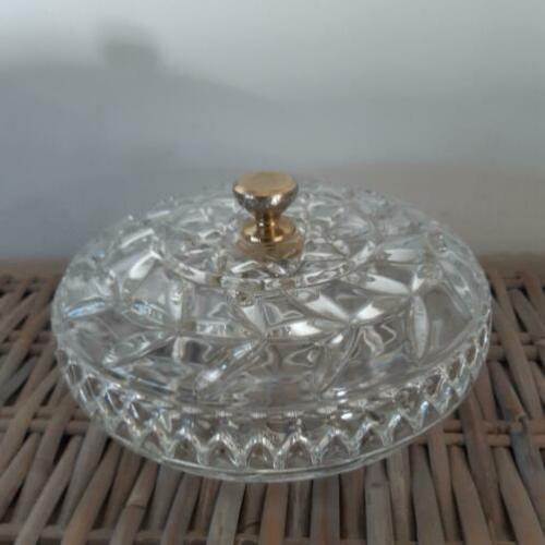 (B5-20) Glazen koekdoos met messing