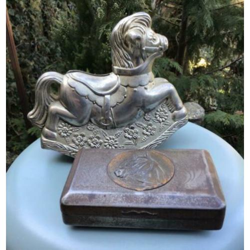 Paarden spaarpot en paarden tabaksdoos. Vintage.