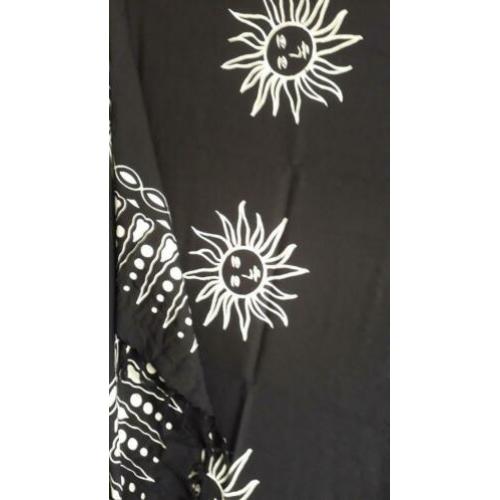 P A R E O, zwart/wit.