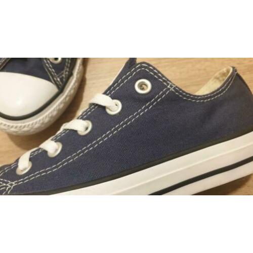 Donkerblauwe lage CONVERSE ALL STARs - mt 36,5