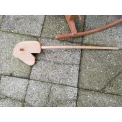 houten hobbelpaard, brocante en vintage.....
