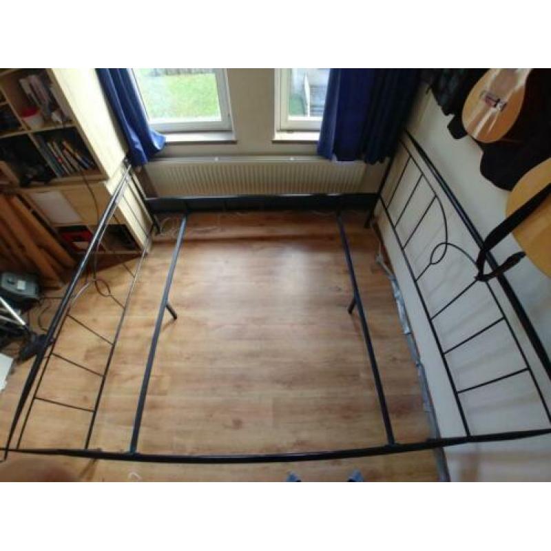 Metalen bedframe