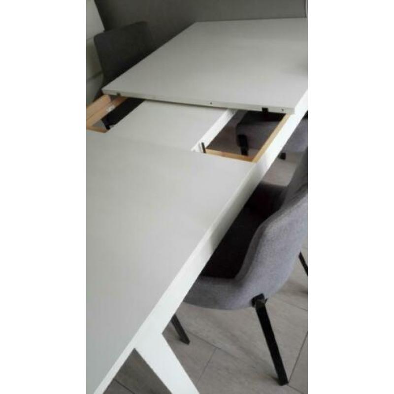 IKEA ``BJURSTA ``uittrekbare eettafel