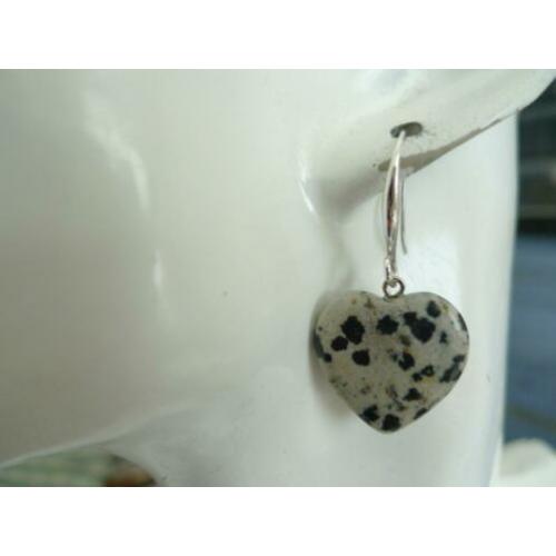Dalmation jasper harten oorbellen