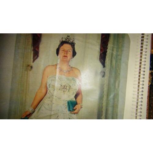 krantenknipsels kon huis