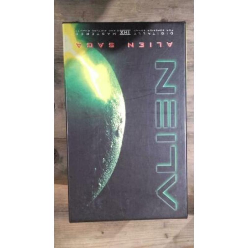 Video box Alien 5 x VHS plus making of