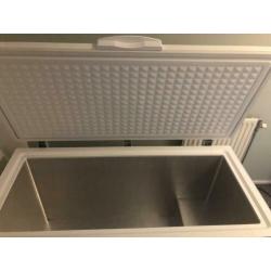 Te koop: 412L vrieskist