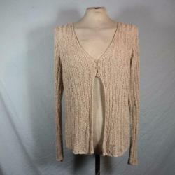 Mooi gehaakt beige vest. Mt M