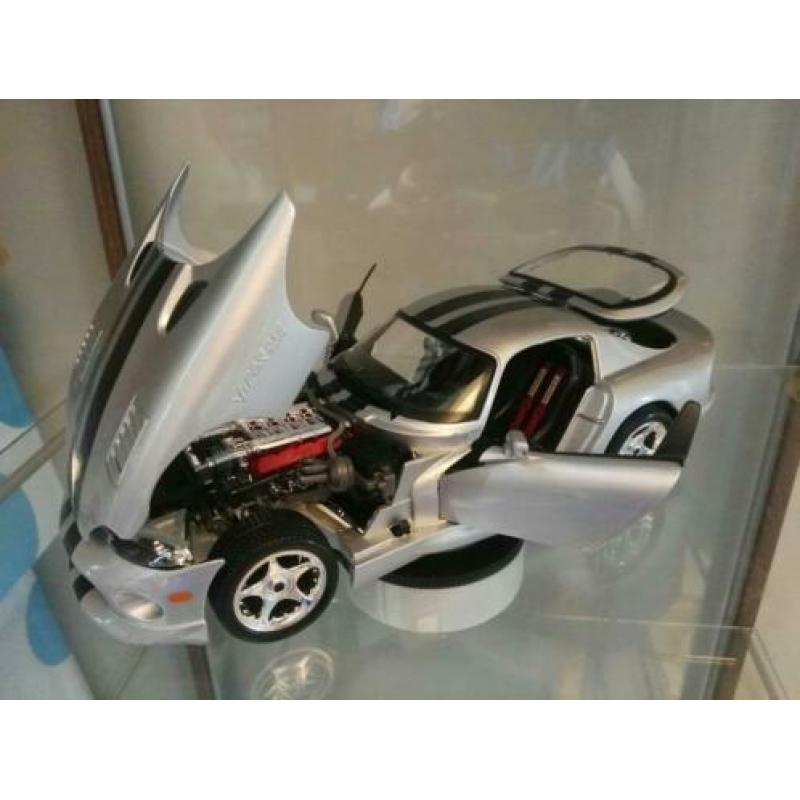 1:18 Dodge Viper GTS Coupe