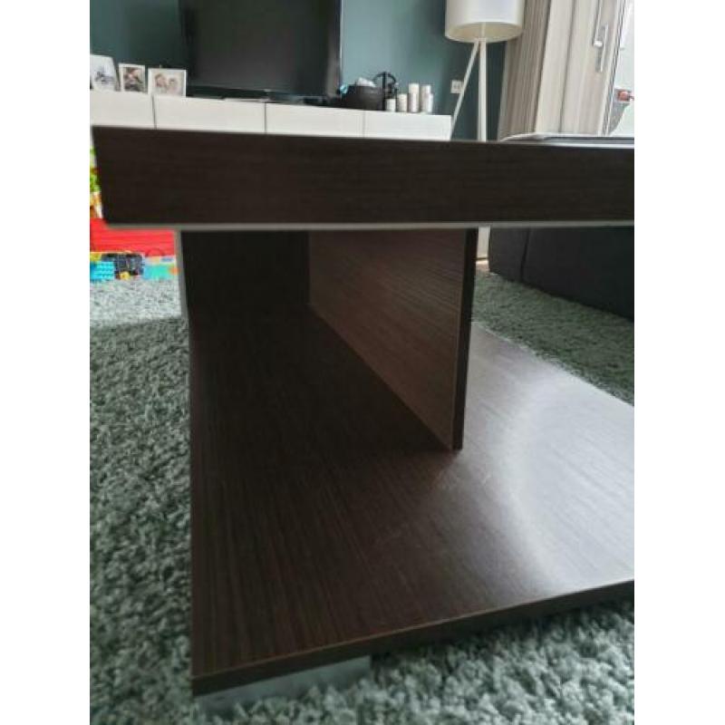 GRATIS - Donkerbruine 'houtlook' salontafel