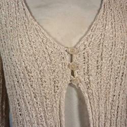 Mooi gehaakt beige vest. Mt M