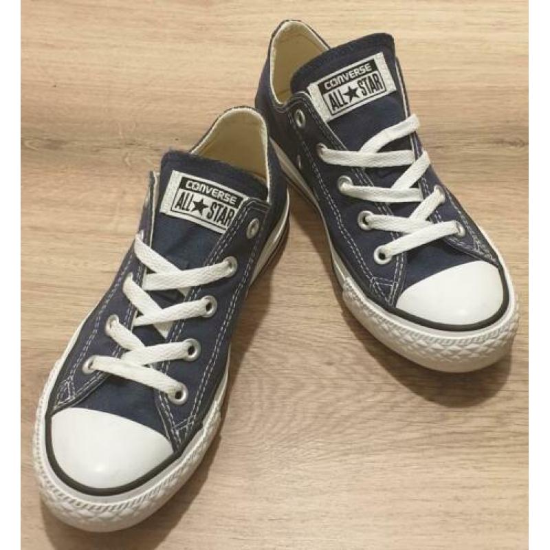 Donkerblauwe lage CONVERSE ALL STARs - mt 36,5