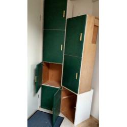 7 wandkasten van hout 2 sets, staand of op te hangen