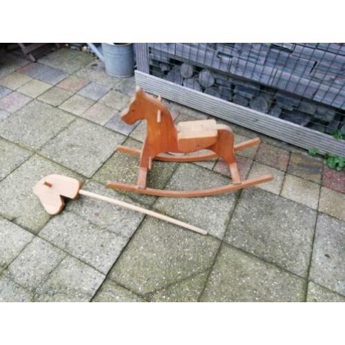 houten hobbelpaard, brocante en vintage.....