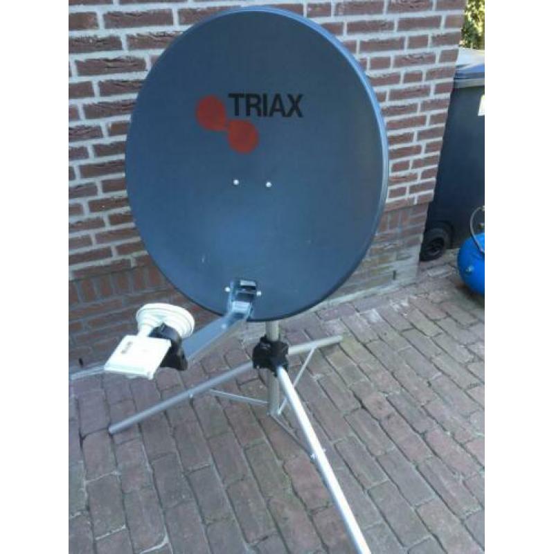 Schotelantenne compleet, 1 jaar op vakantie gebruikt.
