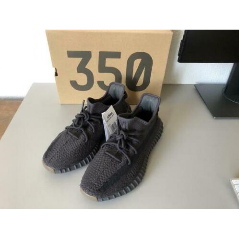 Yeezy Boost 350 v2 Cinder EU 44 2/3