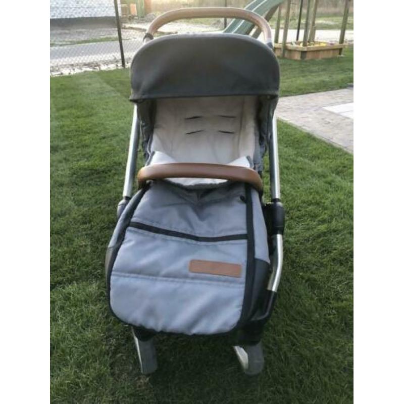 Mutsy EVO kinderwagen incl adapters voor maxi-cosy
