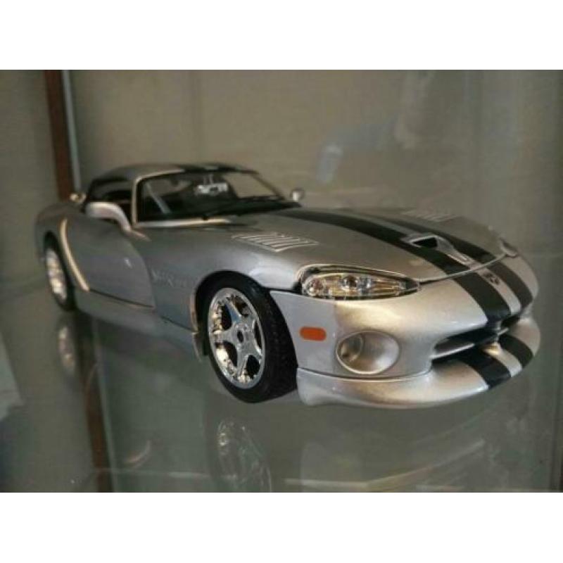 1:18 Dodge Viper GTS Coupe