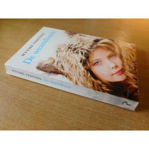 Versteeg, Wytske - De wezenlozen.