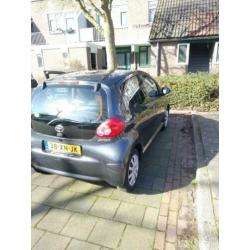 Toyota Aygo 1.0 12V Vvt-i 5DRS MMT 2007 Grijs Airco NAP ?