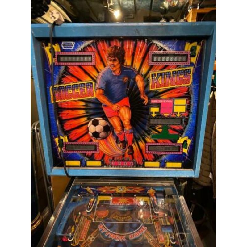 flipperkast Soccer Kings is a pinball machine