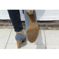 Mooie blauwe leren pumps.Ongedragen.Mt 40.Merk Laura DiSarpi