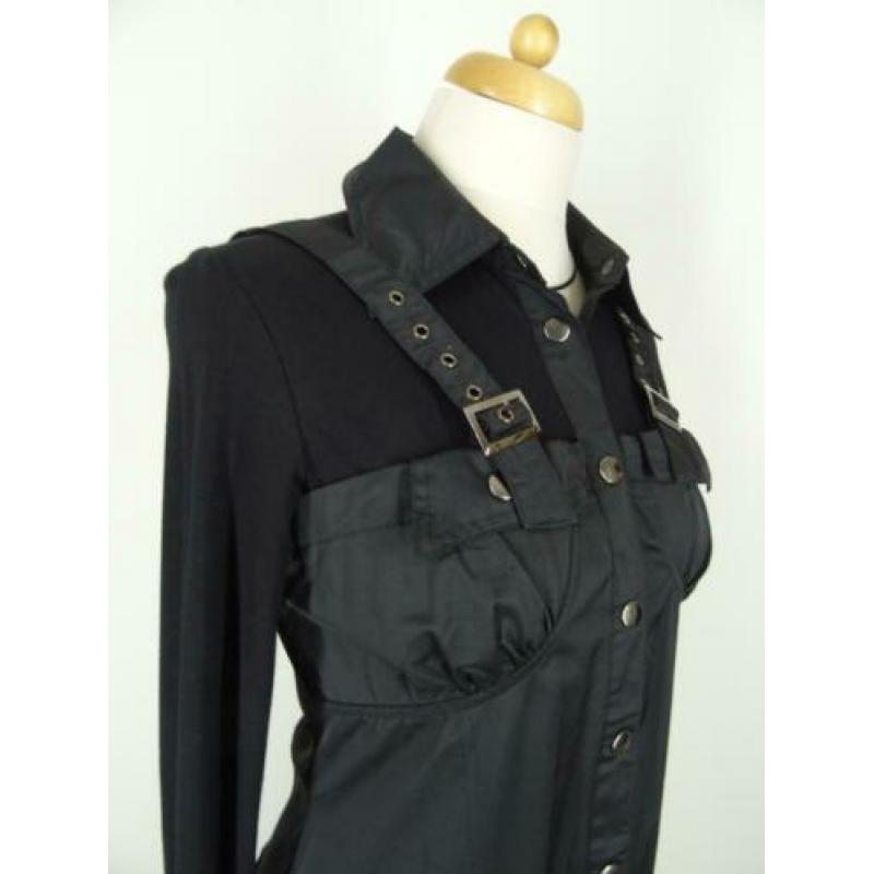 Zwarte overgooier/shirt aan 1 in maat M.