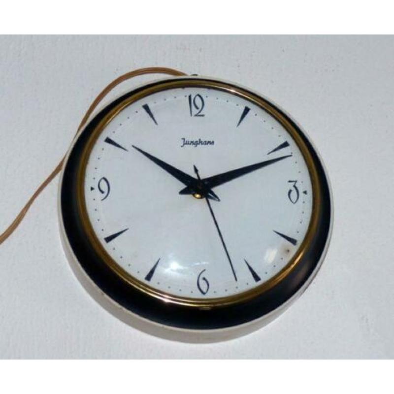 Wandklok van Junghans, Athentiek 21 cm. elektrisch.