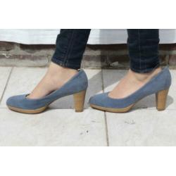 Mooie blauwe leren pumps.Ongedragen.Mt 40.Merk Laura DiSarpi