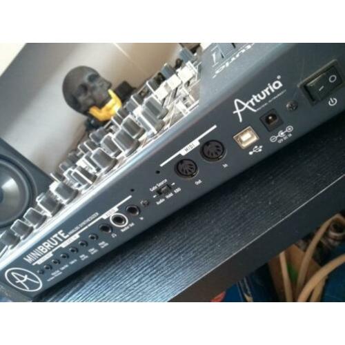 Arturia MiniBrute