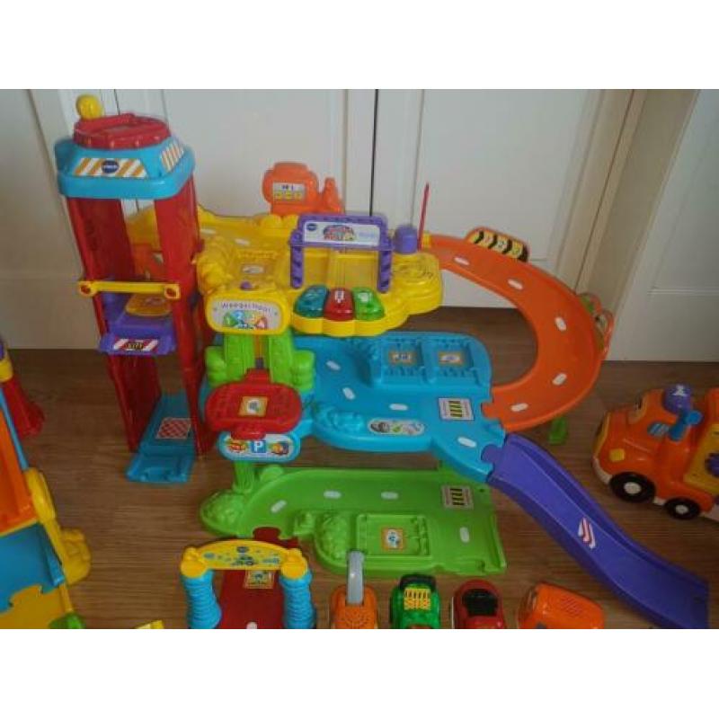 Complete set van vtech toet toet met oa garage
