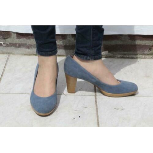 Mooie blauwe leren pumps.Ongedragen.Mt 40.Merk Laura DiSarpi
