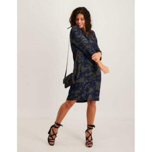 nieuwe jurk van freequent blauw/zwart