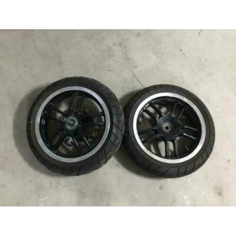Peugeot Speedfight 3 velgen + banden
