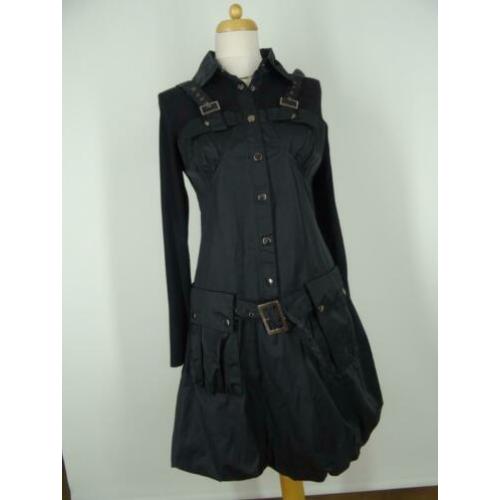 Zwarte overgooier/shirt aan 1 in maat M.