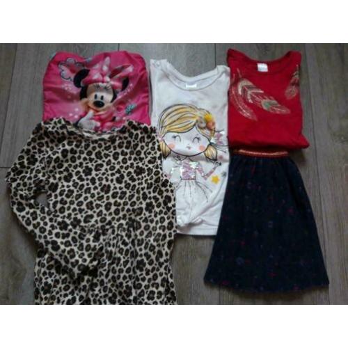 Kleding maat 110/116 € 2 per stuk bij afname in 1 keer