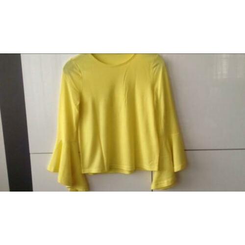 Gele top met trompet mouw, mt:S