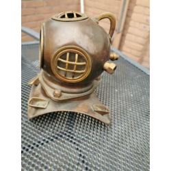kleine koperen helm.