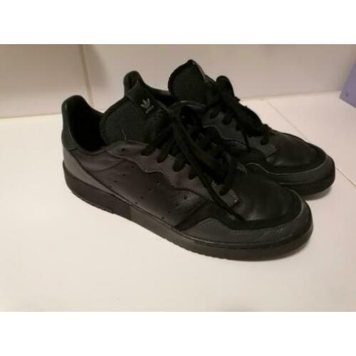 Adidas supercourt