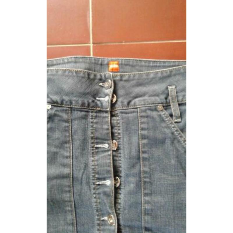 Hugo Boss rokje.