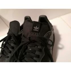 Adidas supercourt