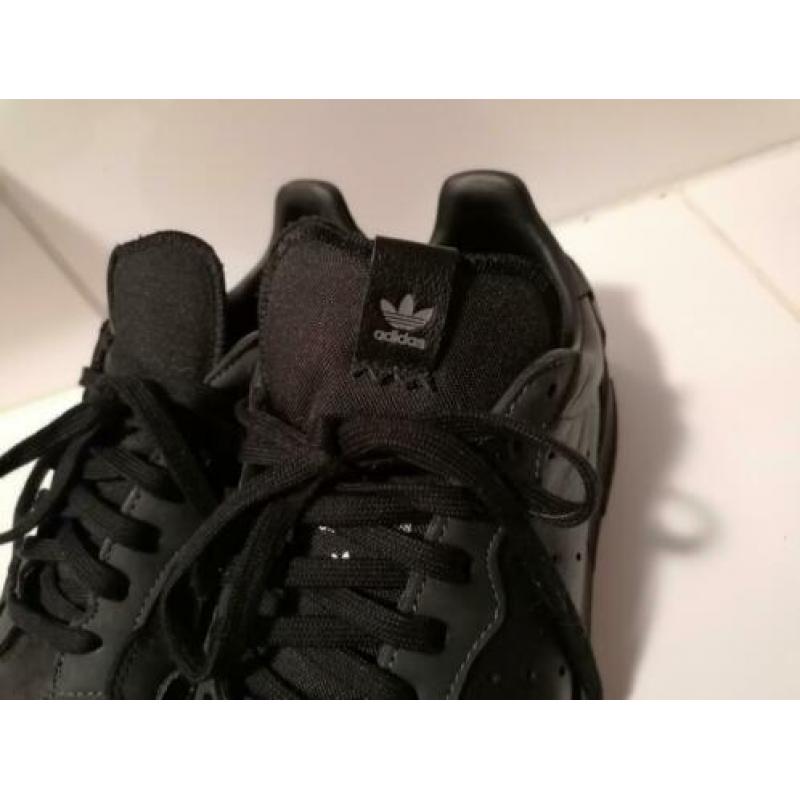 Adidas supercourt
