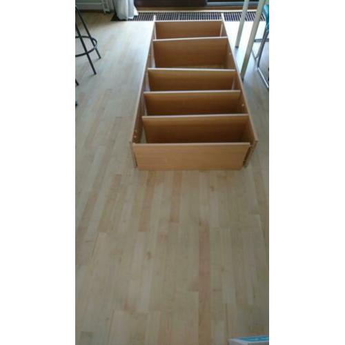 Boekenkast 2,02 m x 0,8m. beukenkleur.