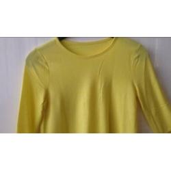 Gele top met trompet mouw, mt:S