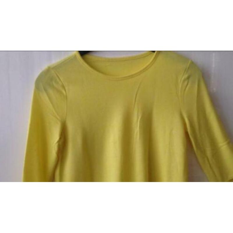 Gele top met trompet mouw, mt:S