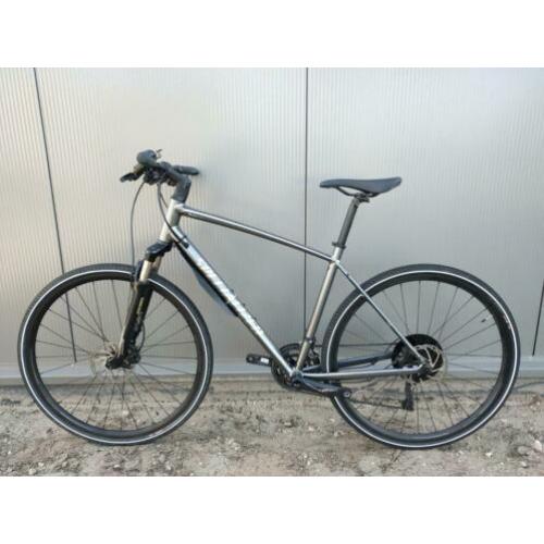 Specialized Crosstrail Disc Hybride. ZGAN! Maat L. SLX.